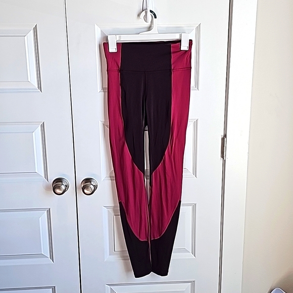 Lululemon Wake and Train Yoga Pant Legging in Women's Size 6 EUC - Picture 3 of 6